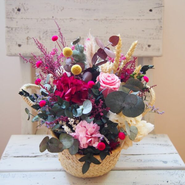 cesta de flores preservadas